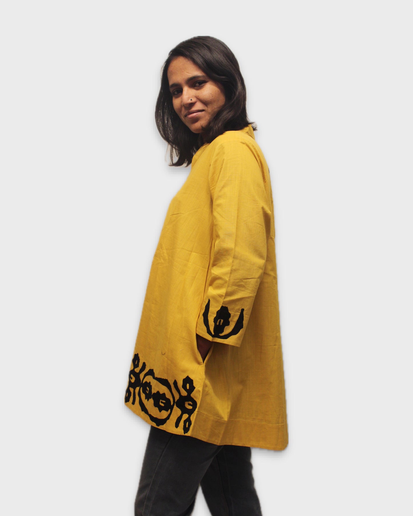 Appliqué Allure Top - Mustard