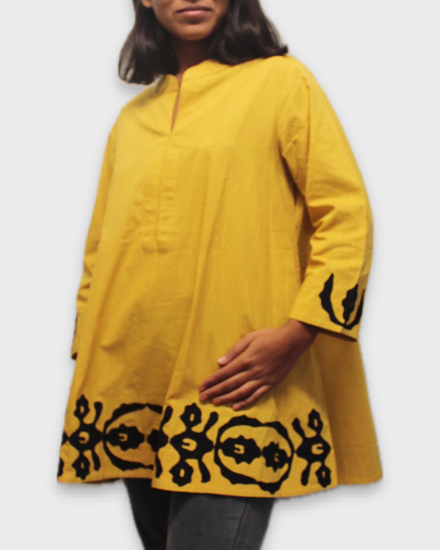 Appliqué Allure Top - Mustard