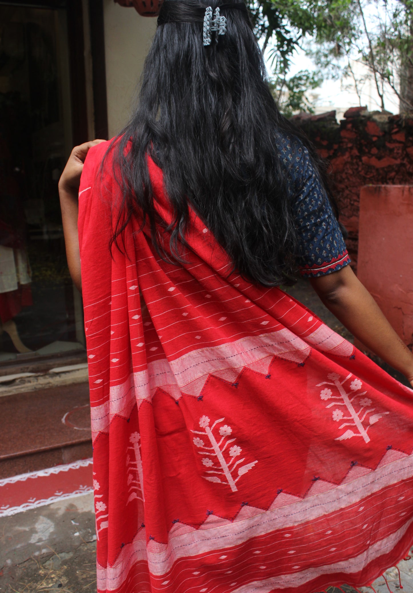 Gulnaar Handloom & Handcrafted Saree