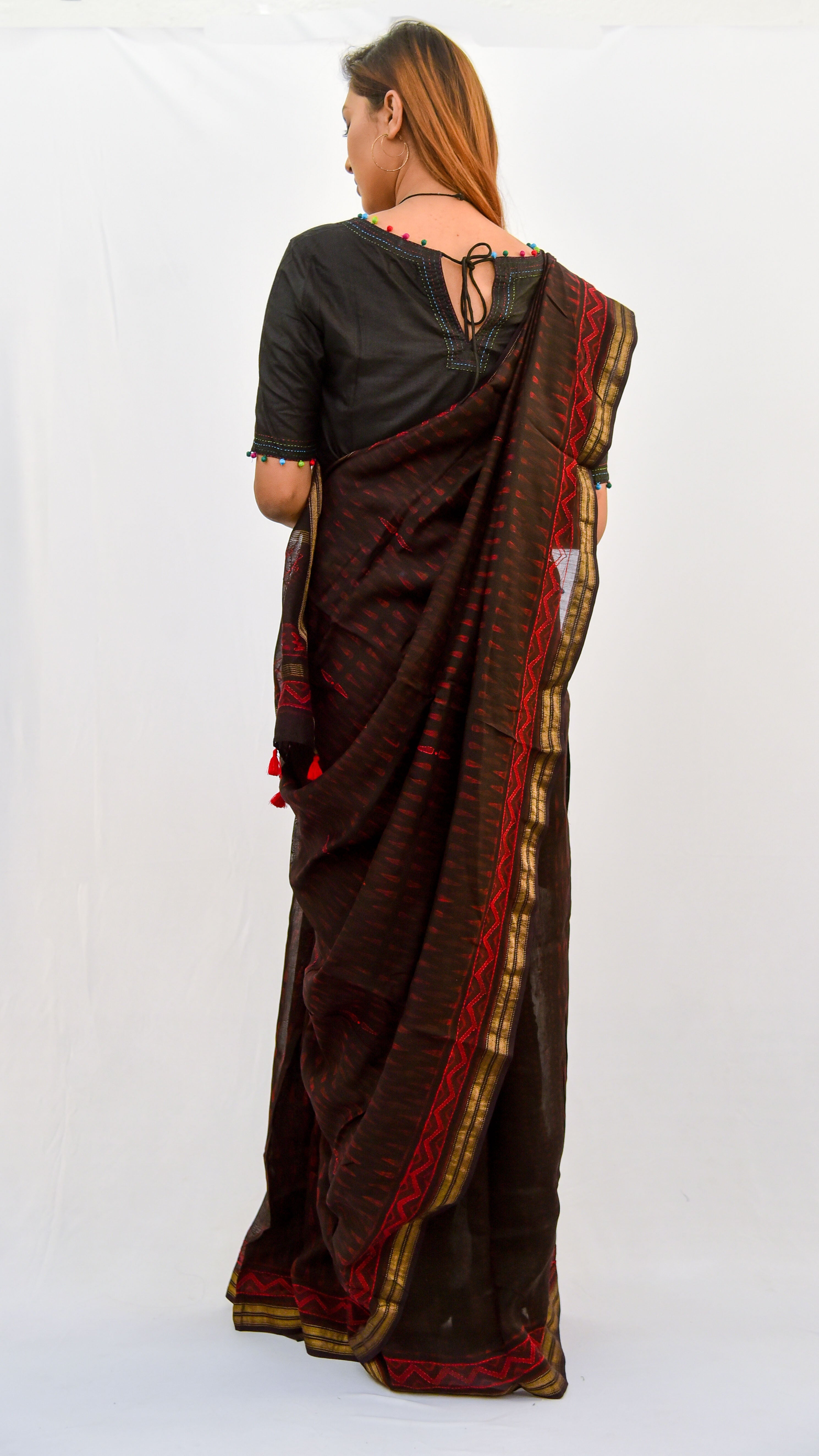 Tanka Embroidery Saree With Zari Border & Thread Tassles On Pallu