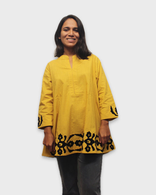 Appliqué Allure Top - Mustard