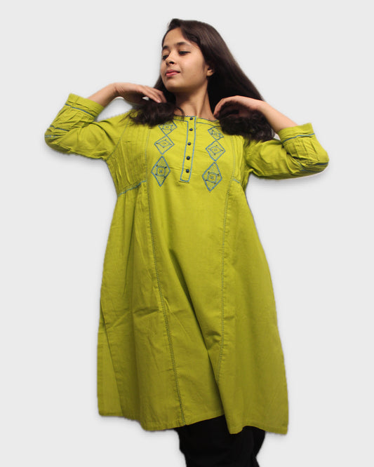 Hand-Embroidered Pintuck Cotton Kurta - Green