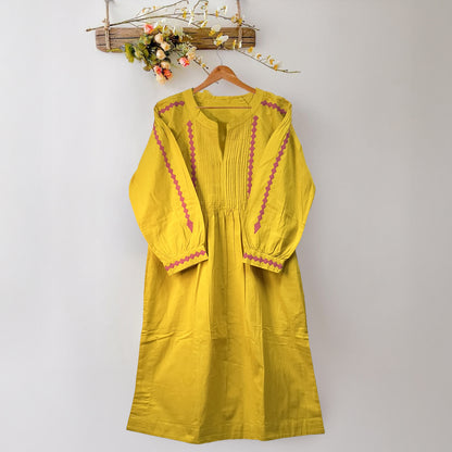 Rivaayat Pintuck Kurta – Dark Mustard