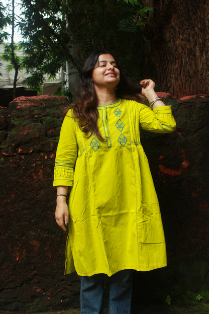 Nazm Pintuck Kurta - Green