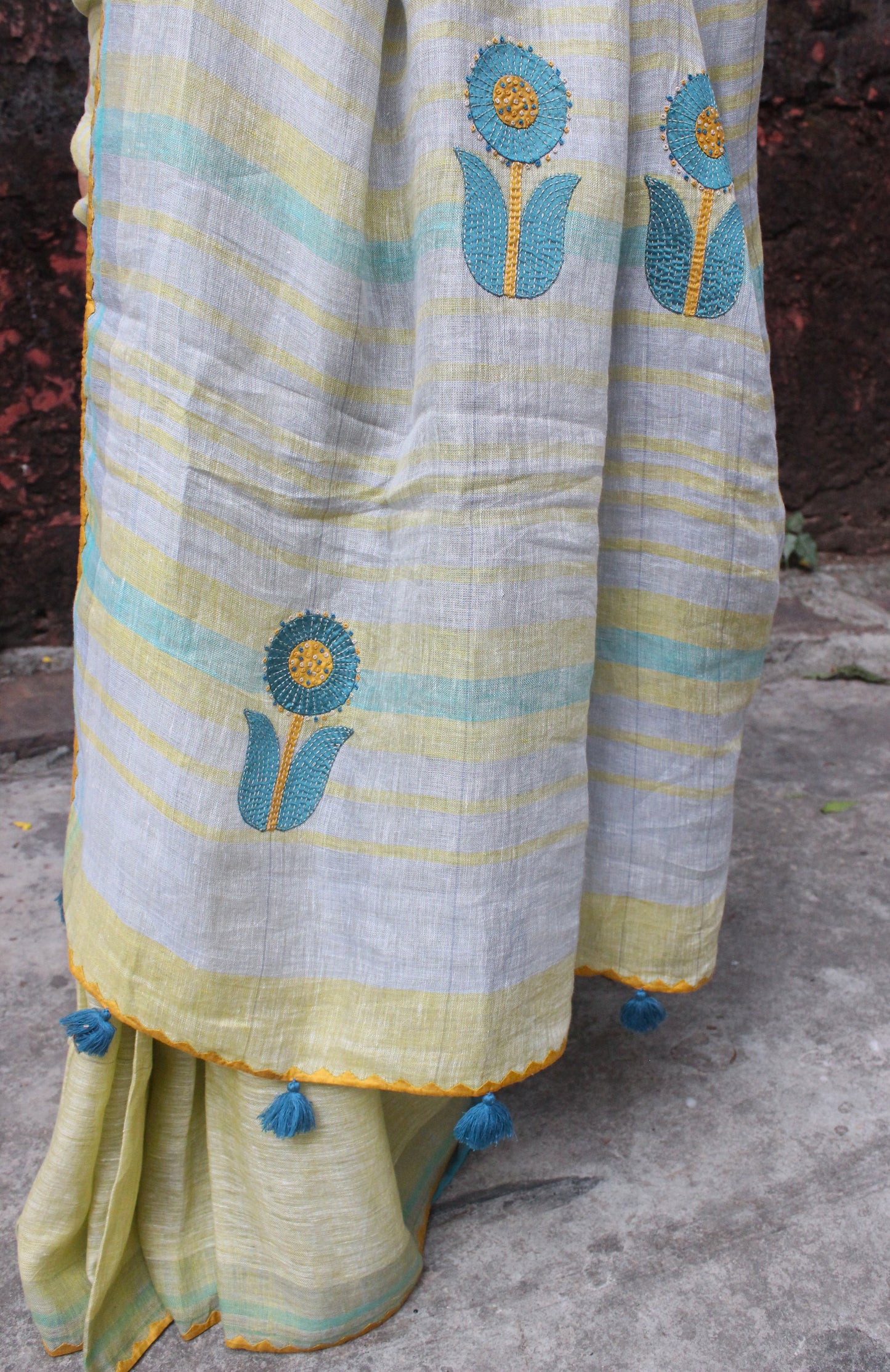 Handcrafted Linen Saree