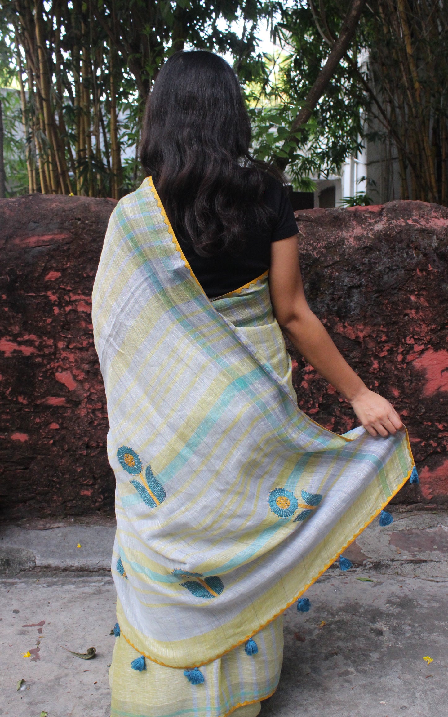 Handcrafted Linen Saree