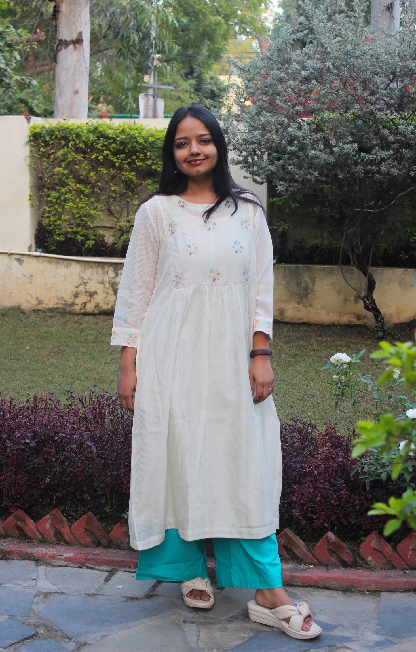 Shwet Saumya Kurta