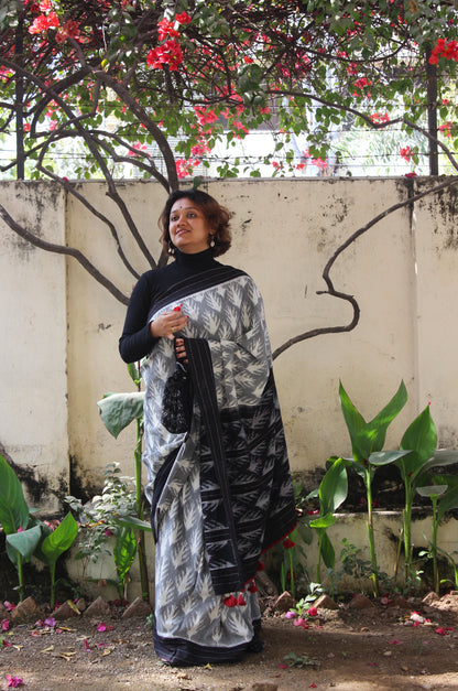Handcrafted Ikkat Saree - Gray