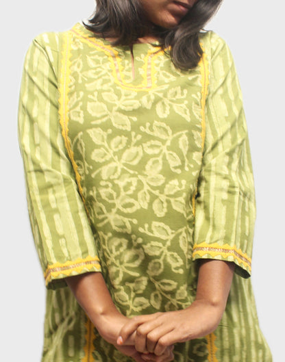 Block-Printed Cotton Kurta with Appliqué - Light Green