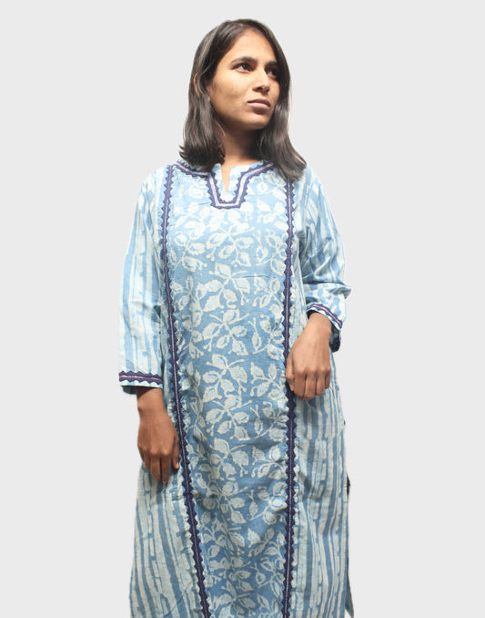 Appliqué Grace: Block-Printed Cotton Kurta - Sky Blue