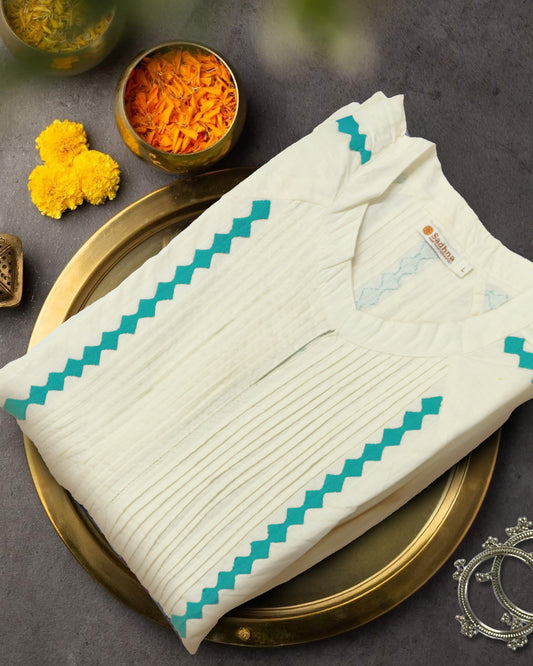 Rivaayat Pintuck Kurta - White
