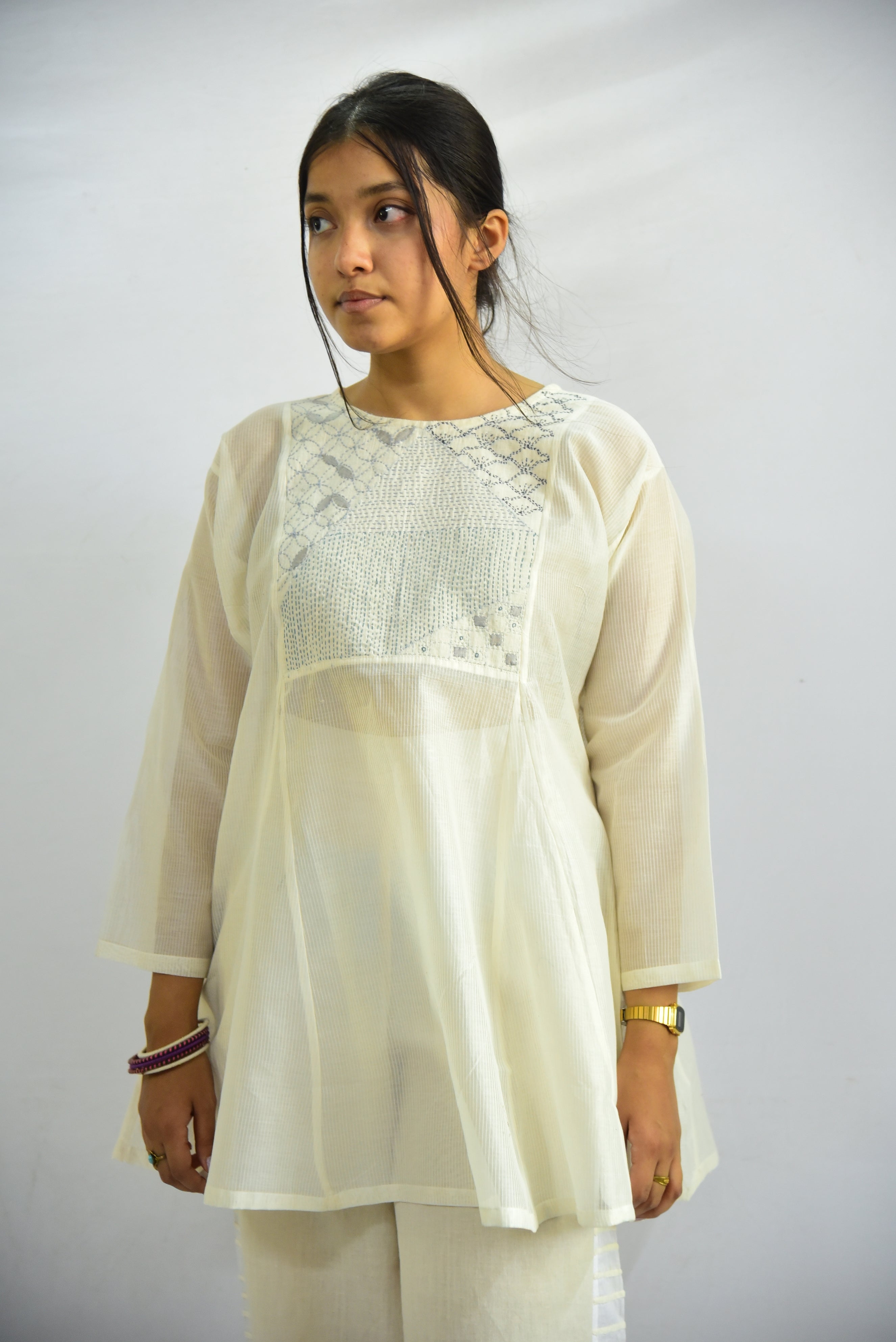 Sadhna 'Dhavlo' White Applique and Tanka Work Short Cotton Kurta