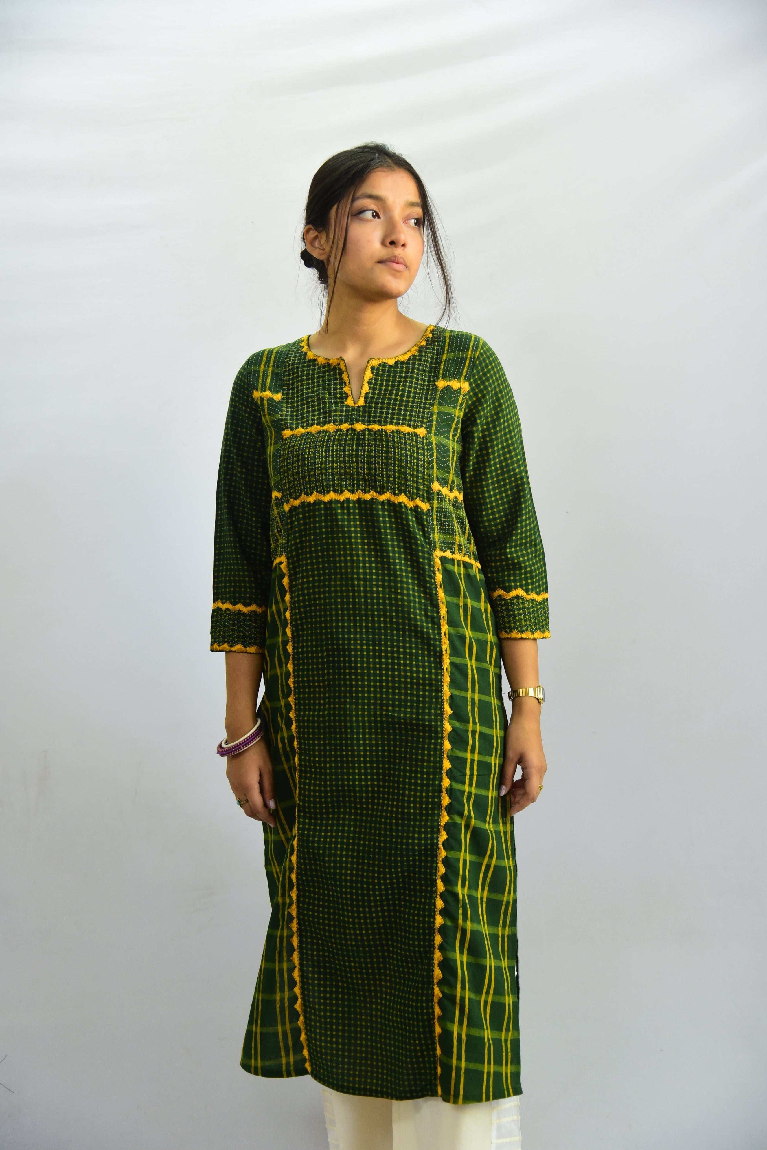 Sadhna 'Dheladi' Green Tanka and Applique Work Long Cotton Kurta VKUCOKA21-33