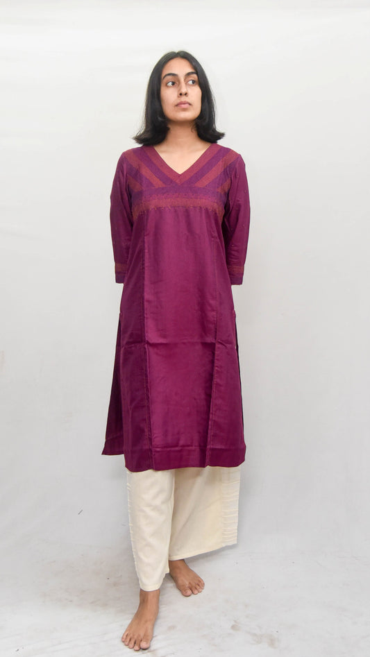 Sadhna 'Chokho' wine tanka work kurta. VKUSITK21-83